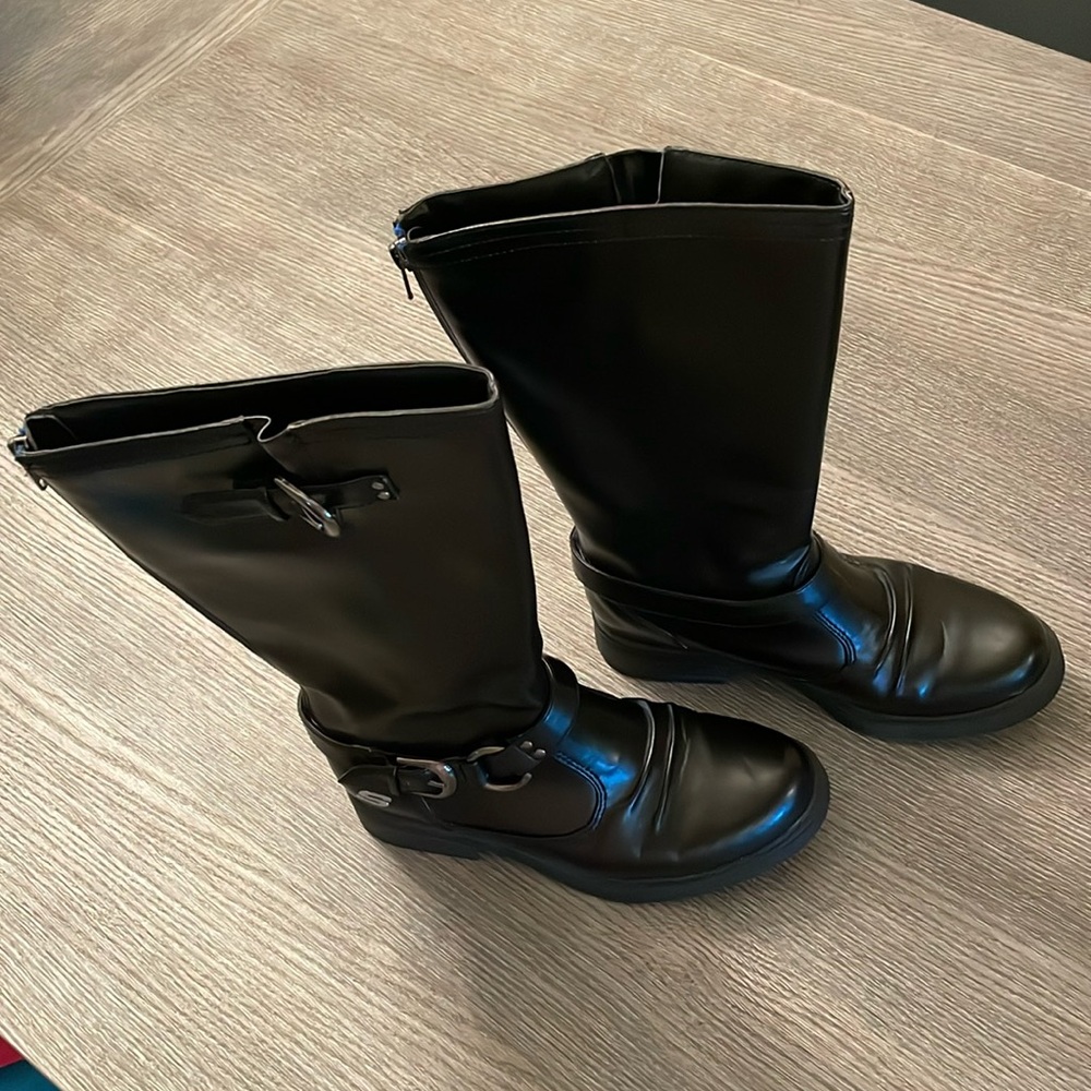 Girls boots